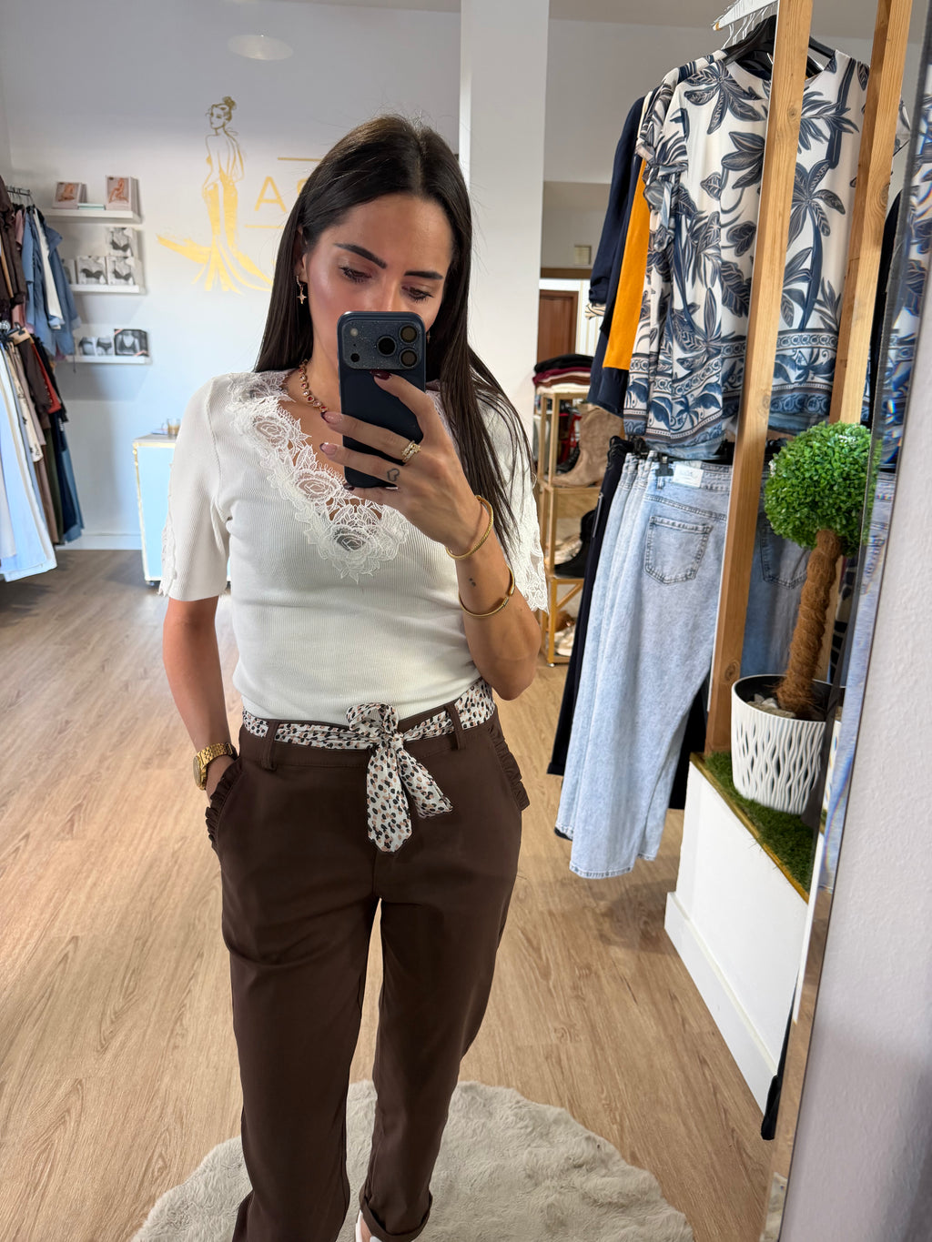 Pantalón Chino Baggy con Cinturón Estampado de Lazo / Pantalón casual