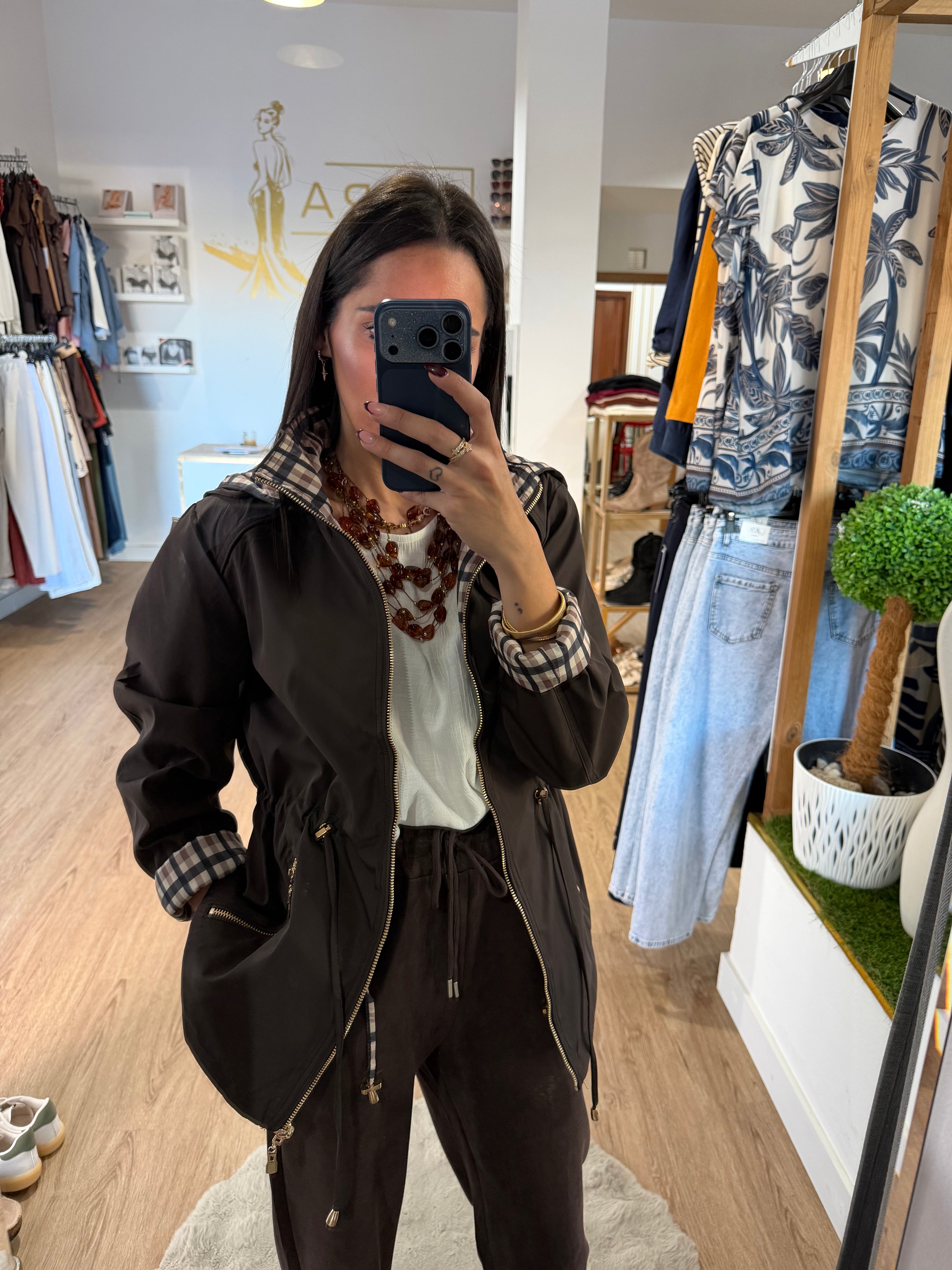 Parka Reversible con Capucha y Forro de Cuadros / Cazadora Impermeable Ajustable