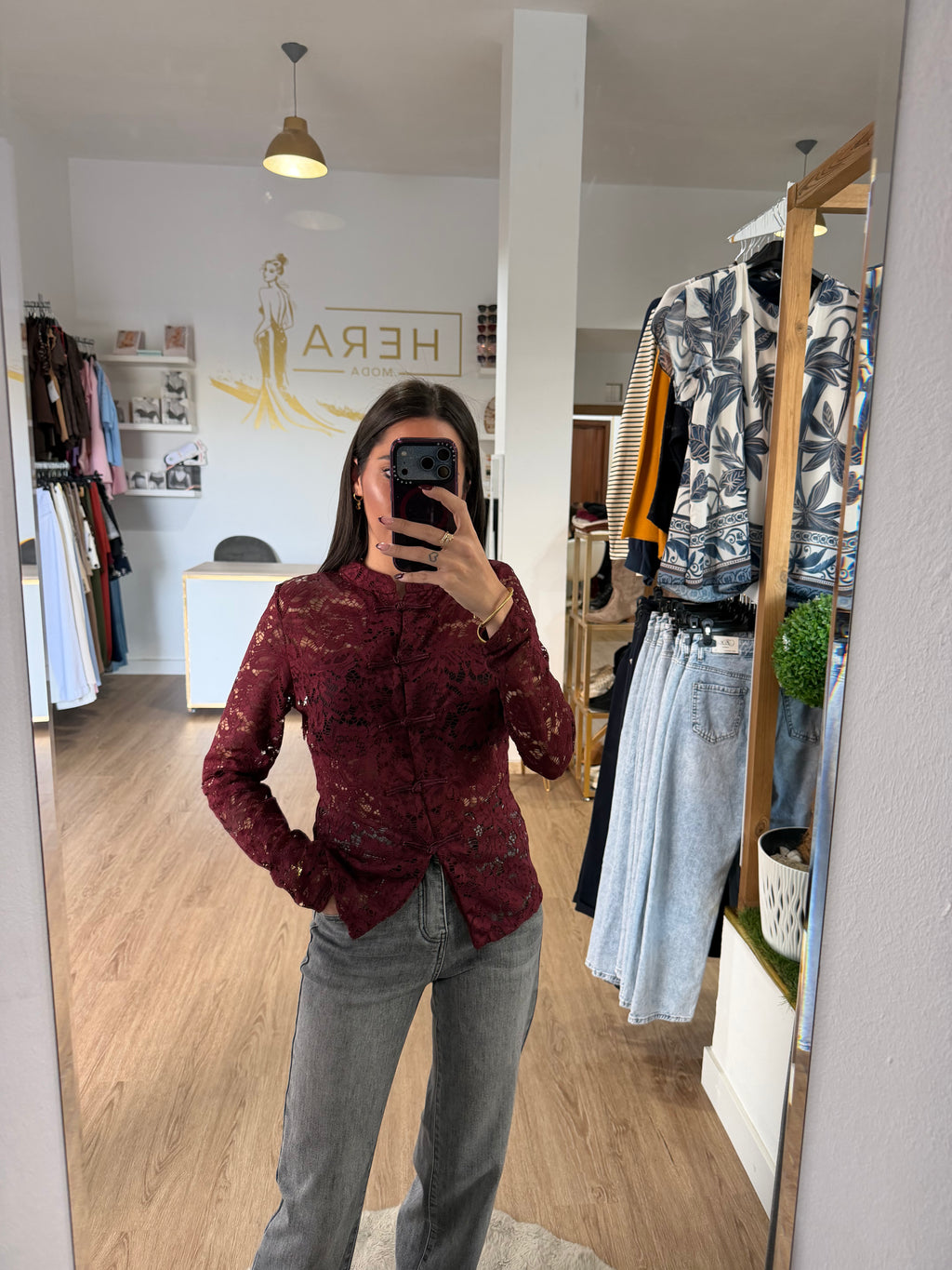 Blusa Encaje con Cuello Mao y Botones / Top Romántico burdeos