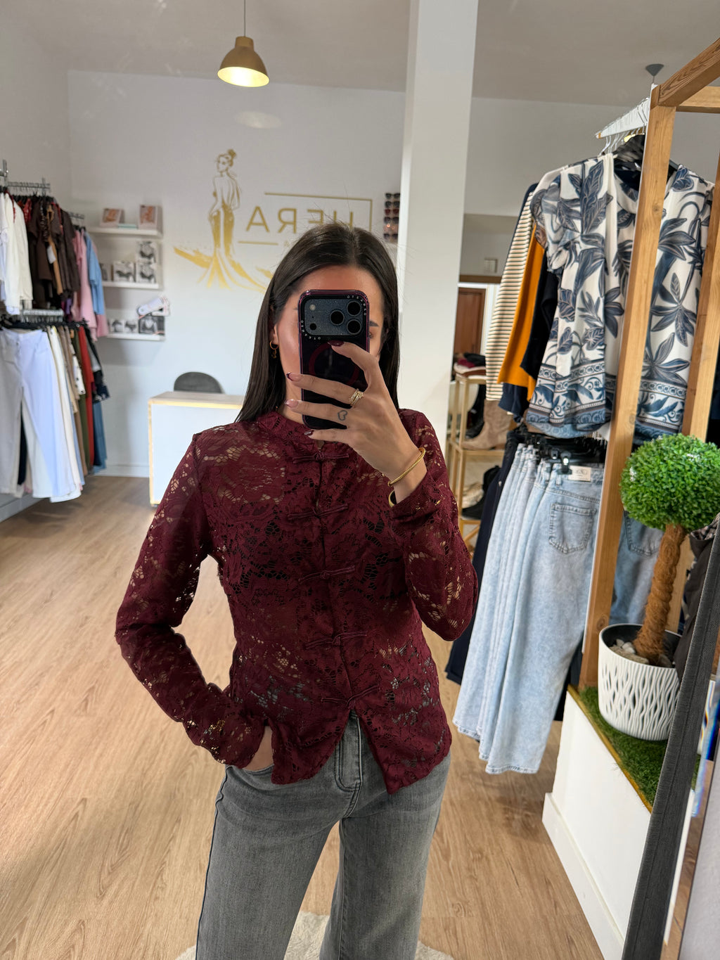 Blusa Encaje con Cuello Mao y Botones / Top Romántico burdeos