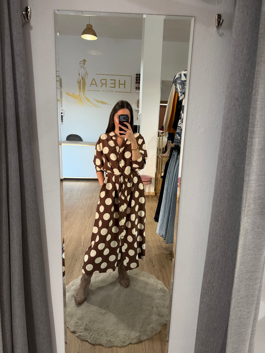 Vestido Camisero Midi Lunares con Cinturón / Vestido Fluido de Lunares
