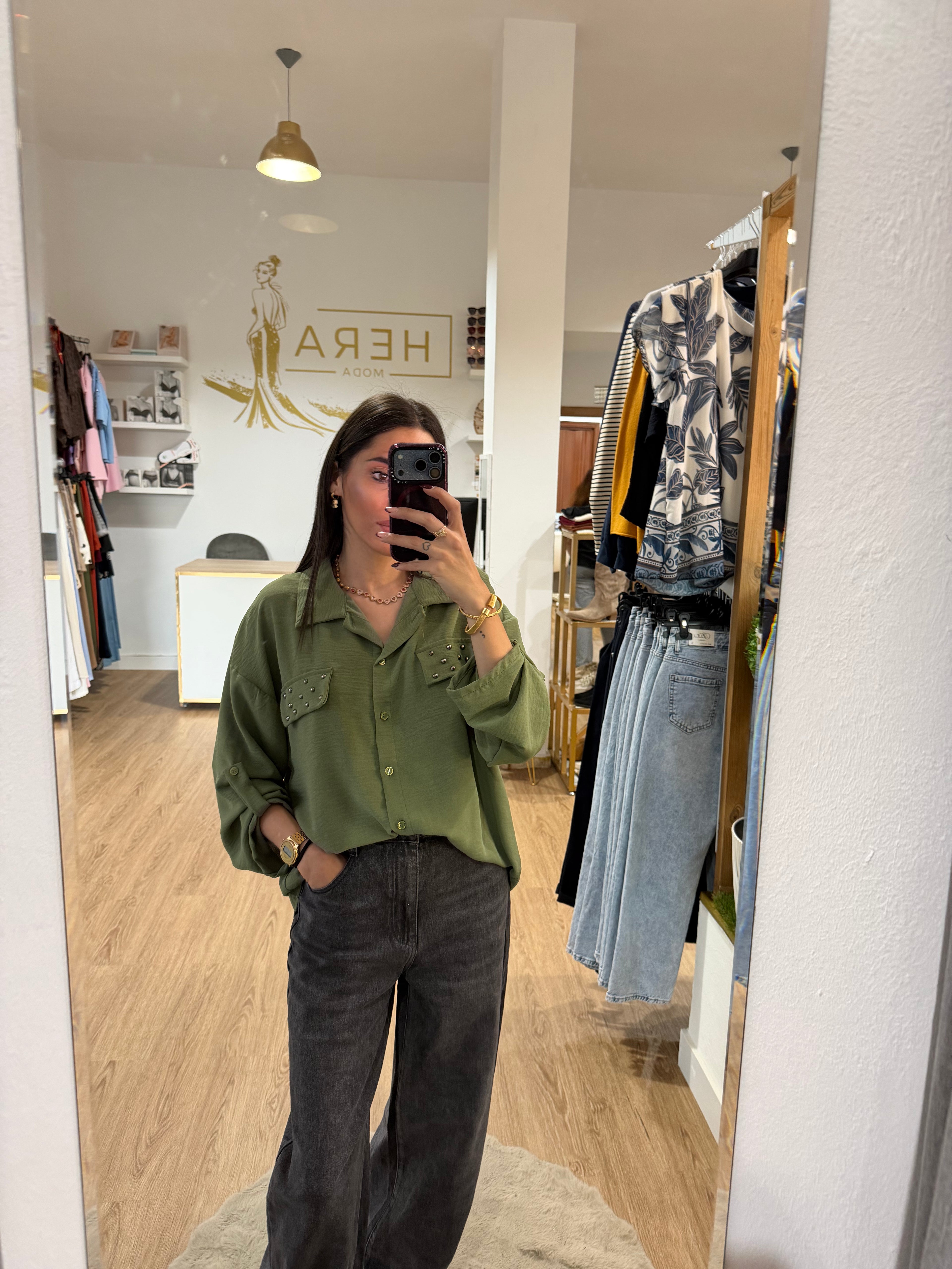 Blusa Camisera con tachuelas en bolsillos / Camisa Fluida