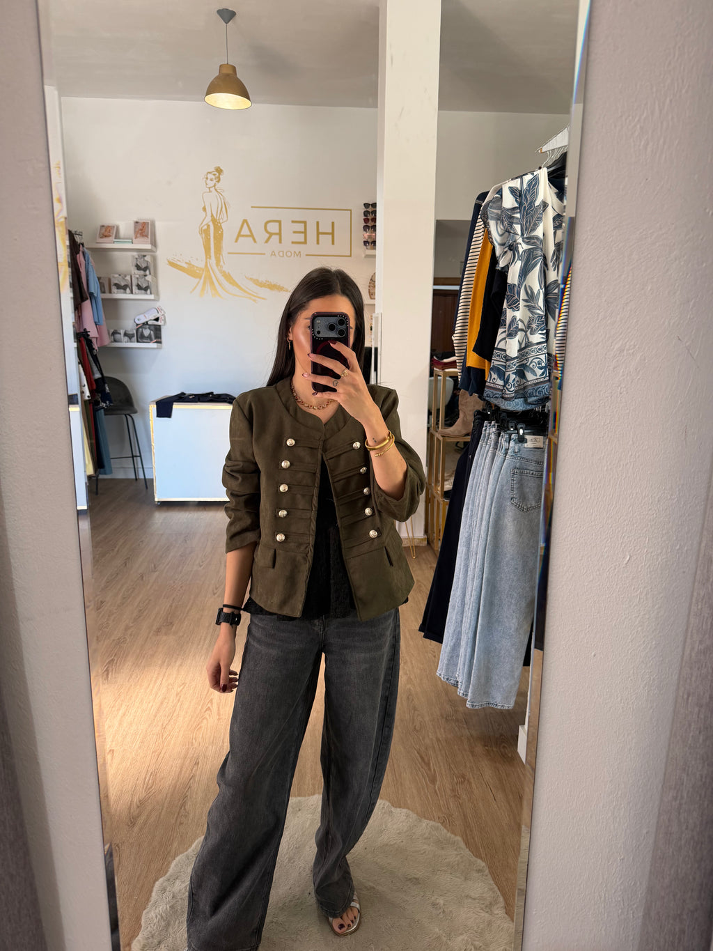 Chaqueta Estilo Militar con Botones Dorados / Blazer corta tacto Antelina