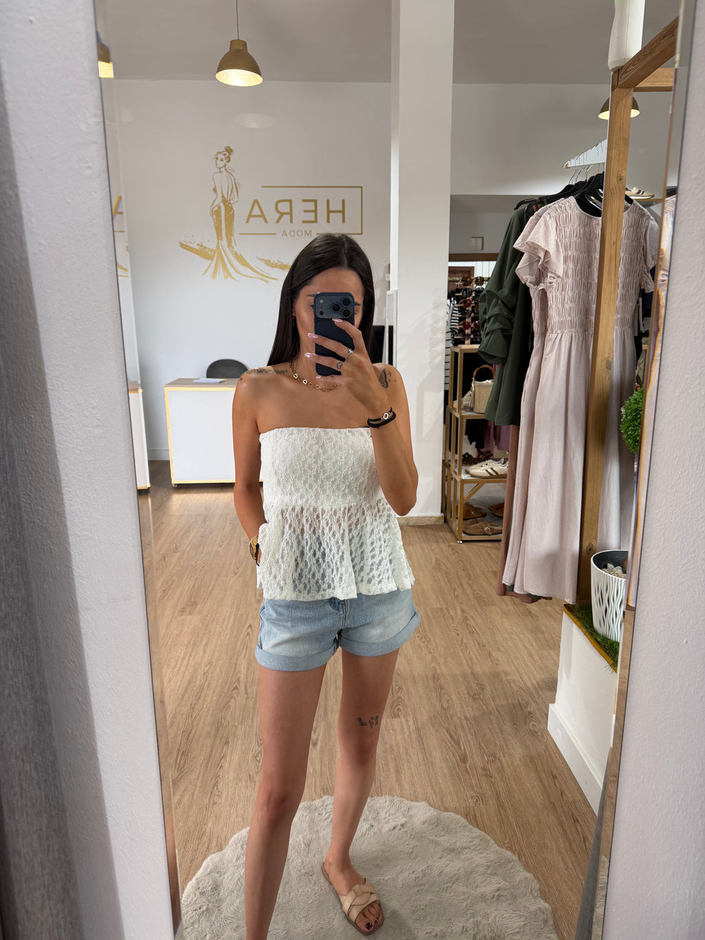 Short vaquero denim tiro alto / Bermuda corta mom fit