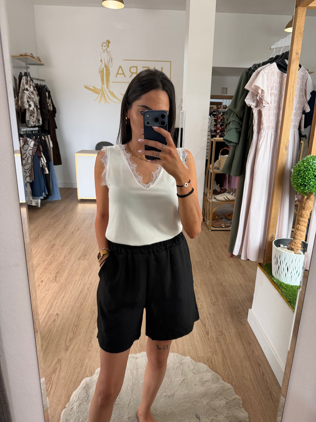 Short fluido de lino con cintura elástica y bolsillos / Pantalón corto verano