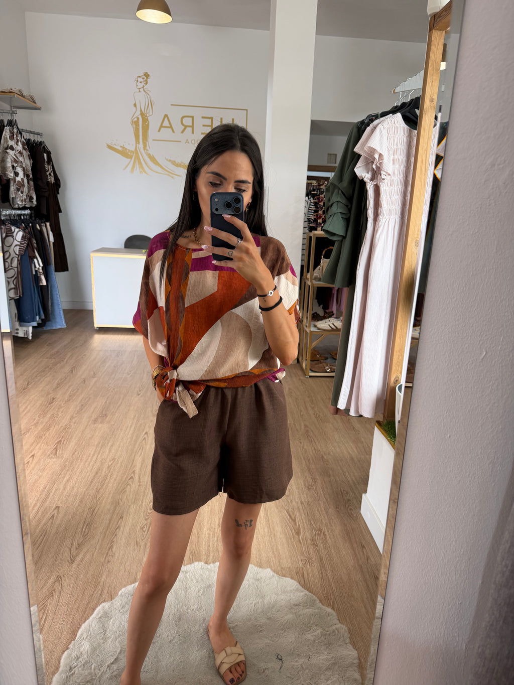 Short fluido de lino con cintura elástica y bolsillos / Pantalón corto verano