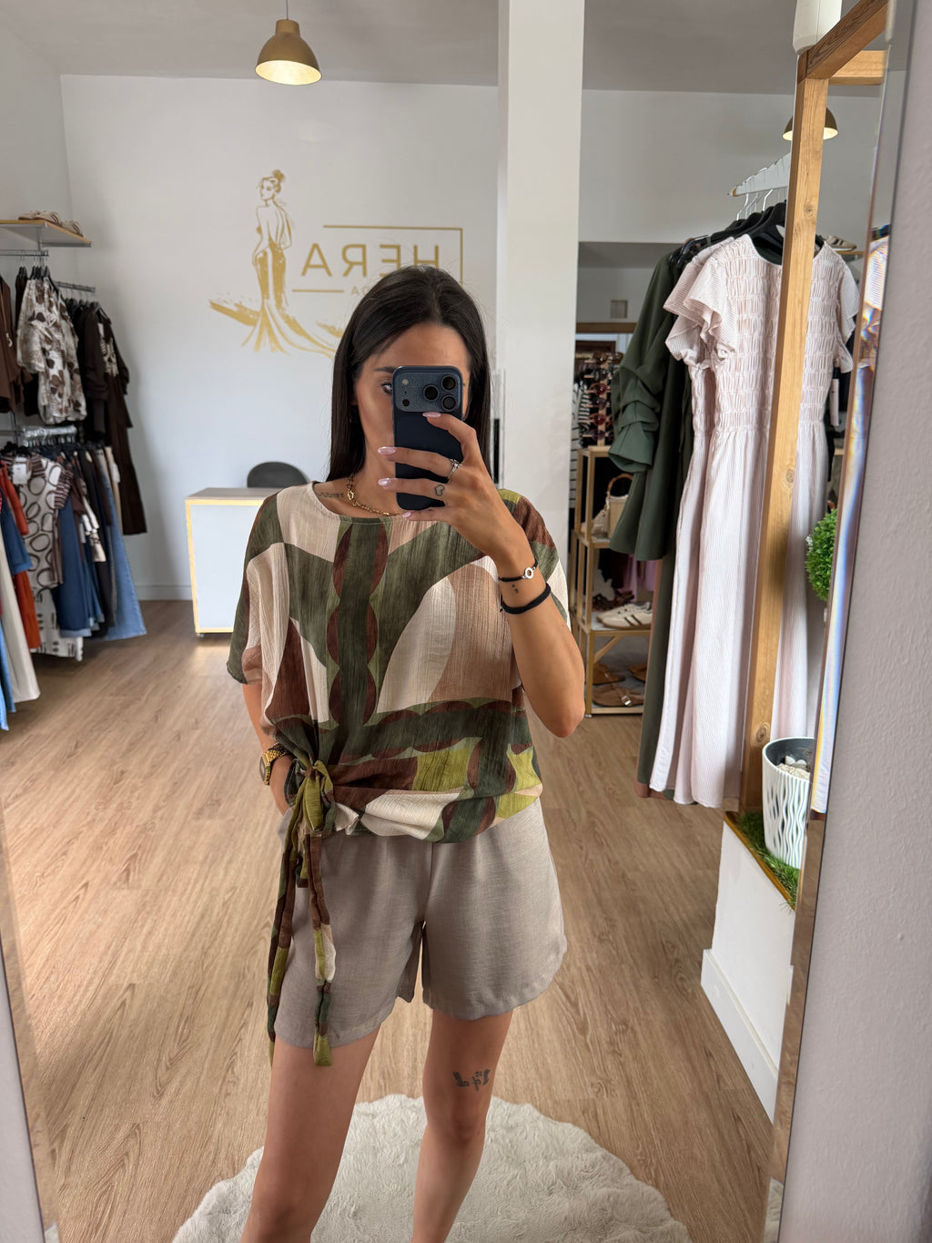 Short fluido de lino con cintura elástica y bolsillos / Pantalón corto verano