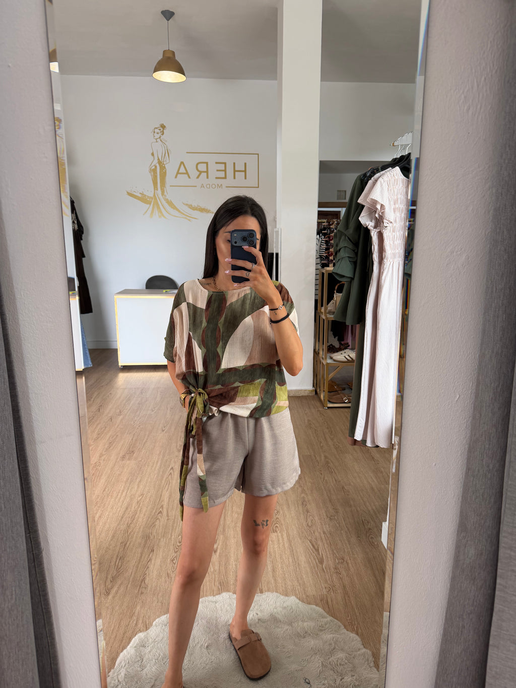 Short fluido de lino con cintura elástica y bolsillos / Pantalón corto verano