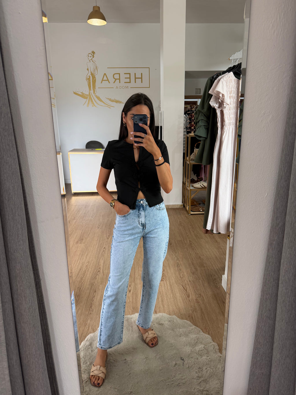 Pantalón jeans recto tiro alto lavado claro / Vaquero mom fit recto