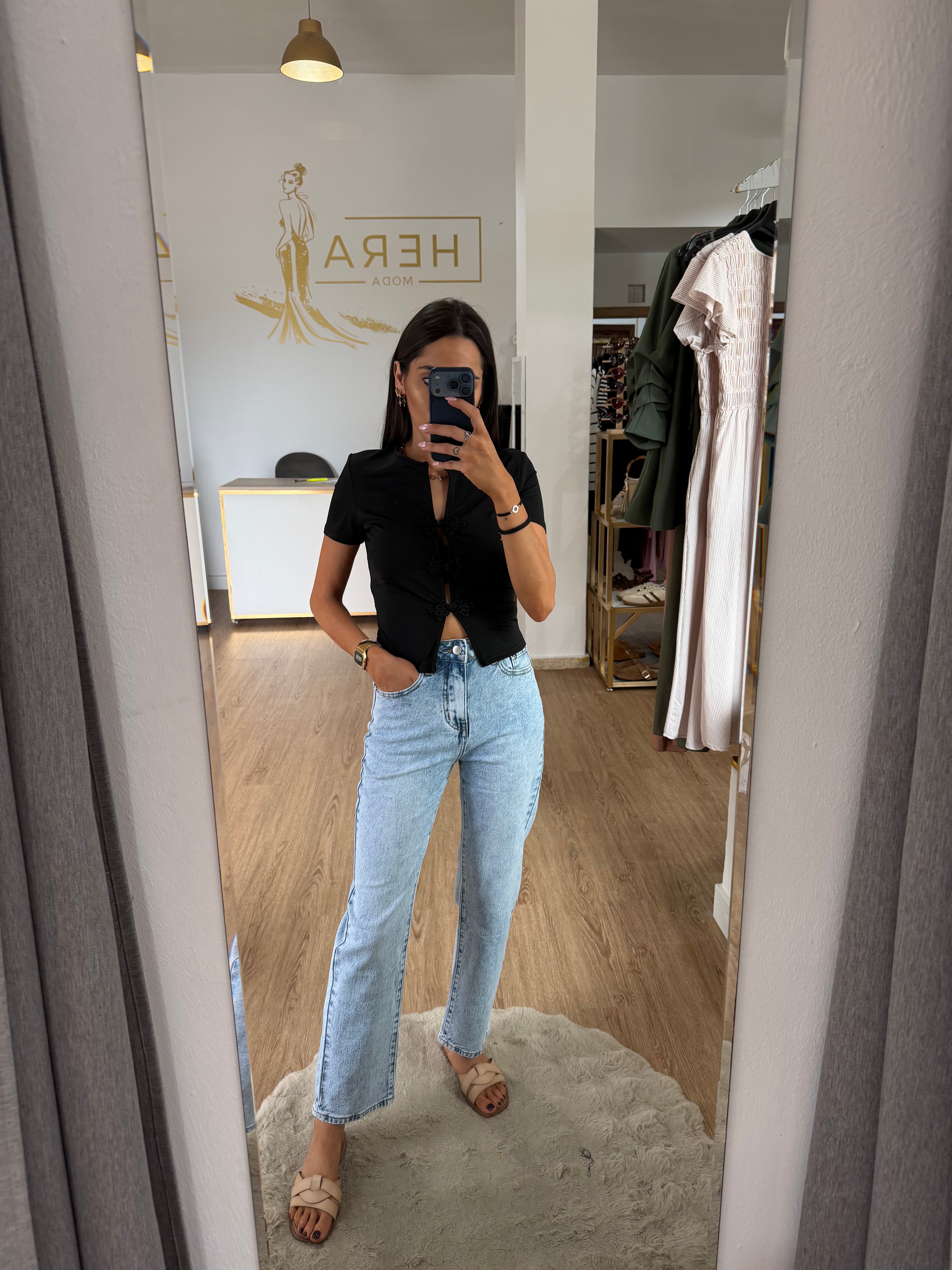 Pantalón jeans recto tiro alto lavado claro / Vaquero mom fit recto