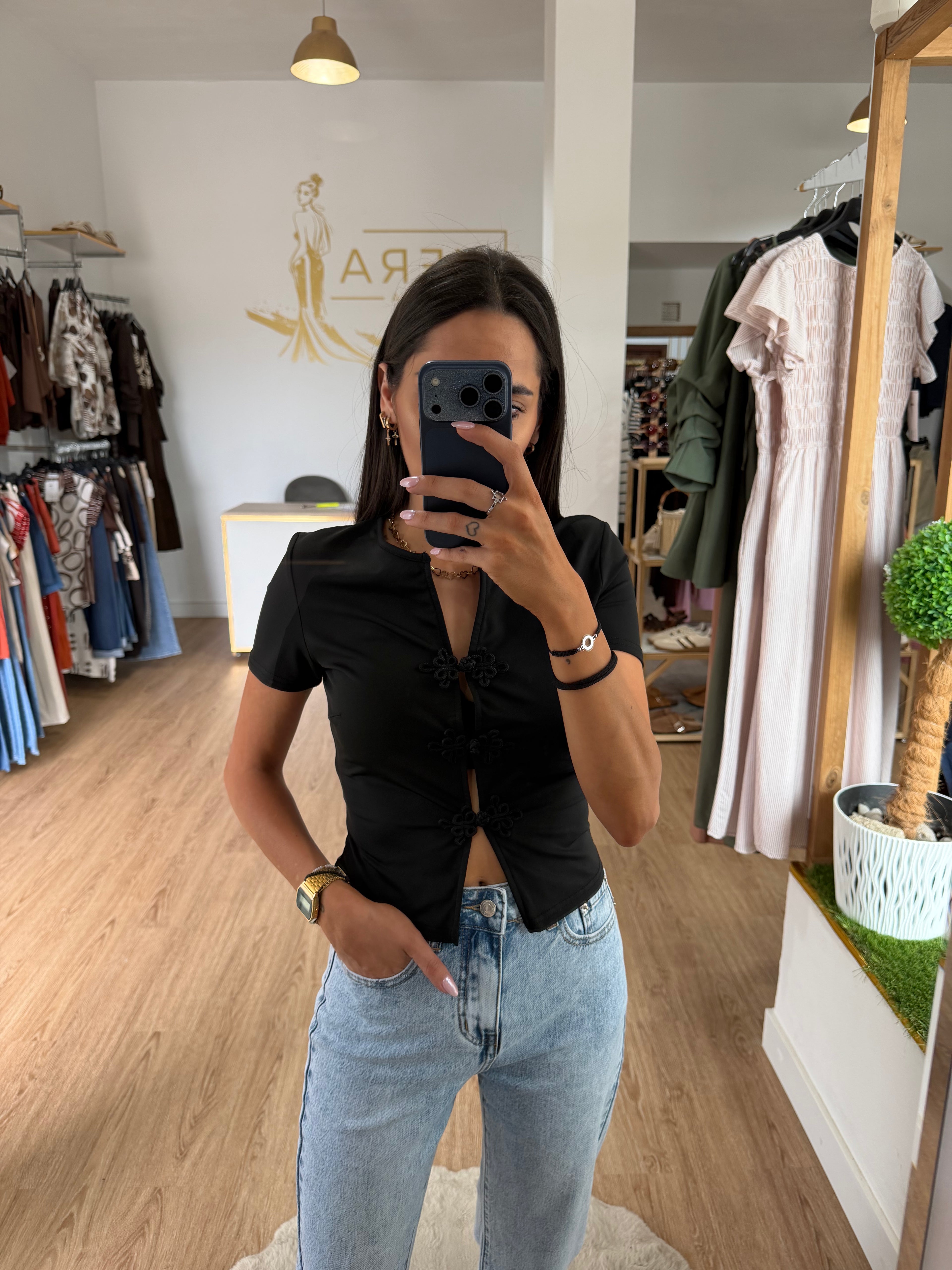 Camiseta entallada estilo oriental con botones de nudo / Top manga corta abertura frontal