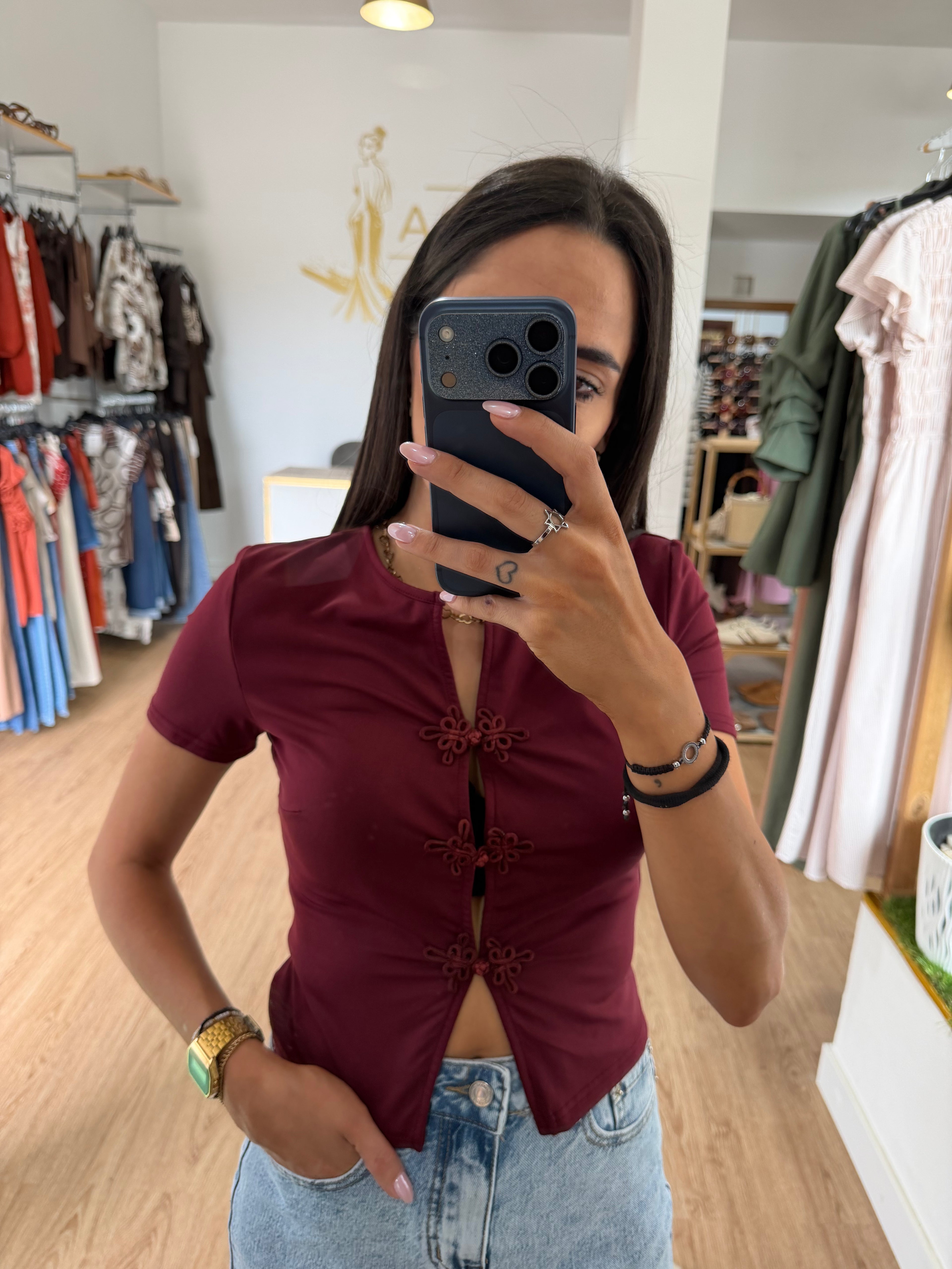 Camiseta entallada estilo oriental con botones de nudo / Top manga corta abertura frontal