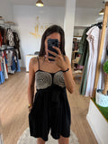 Mono corto de tirantes con pecho crochet / Mono fluido con lazada y bolsillos