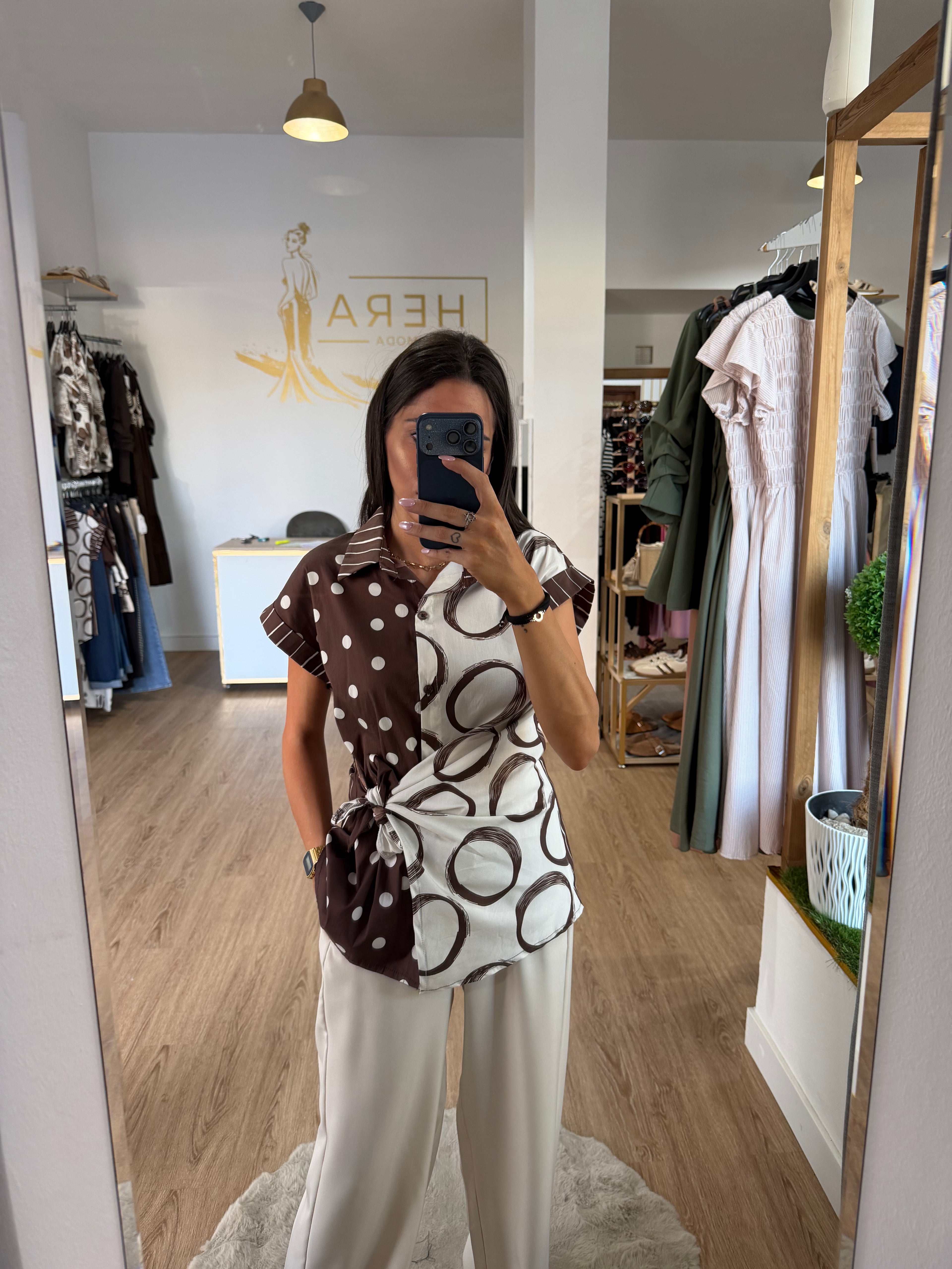 Camisa fluida mix estampados con lazo lateral / Blusa camisera combinada con nudo
