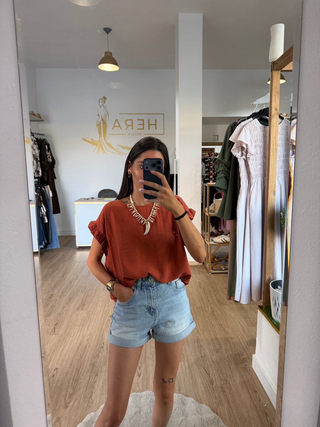 Blusa Fluida con manga de volante / Top fresco de bambula básico elegante