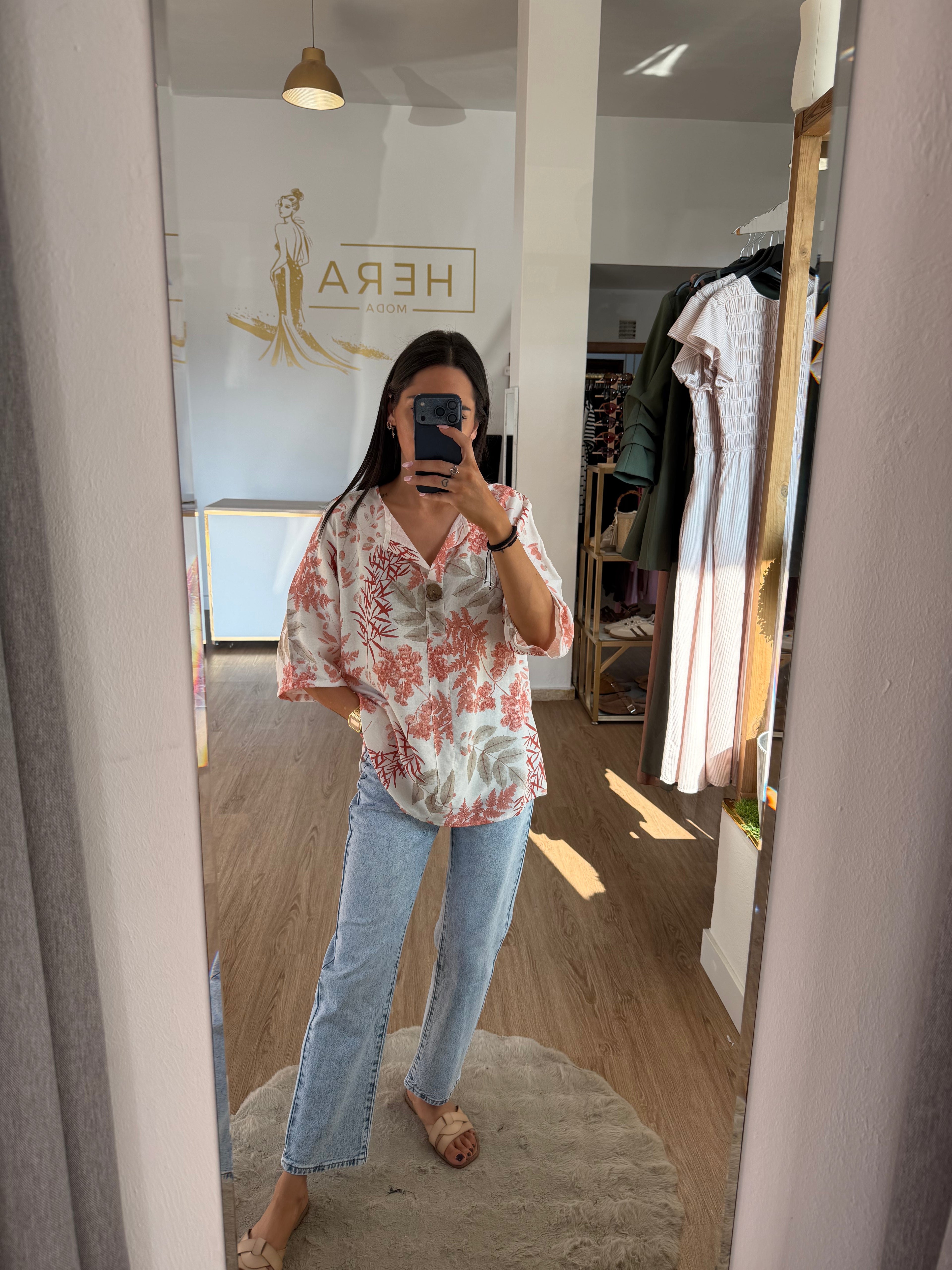 Blusa estampado flores de lino / Camisa fluida con botón