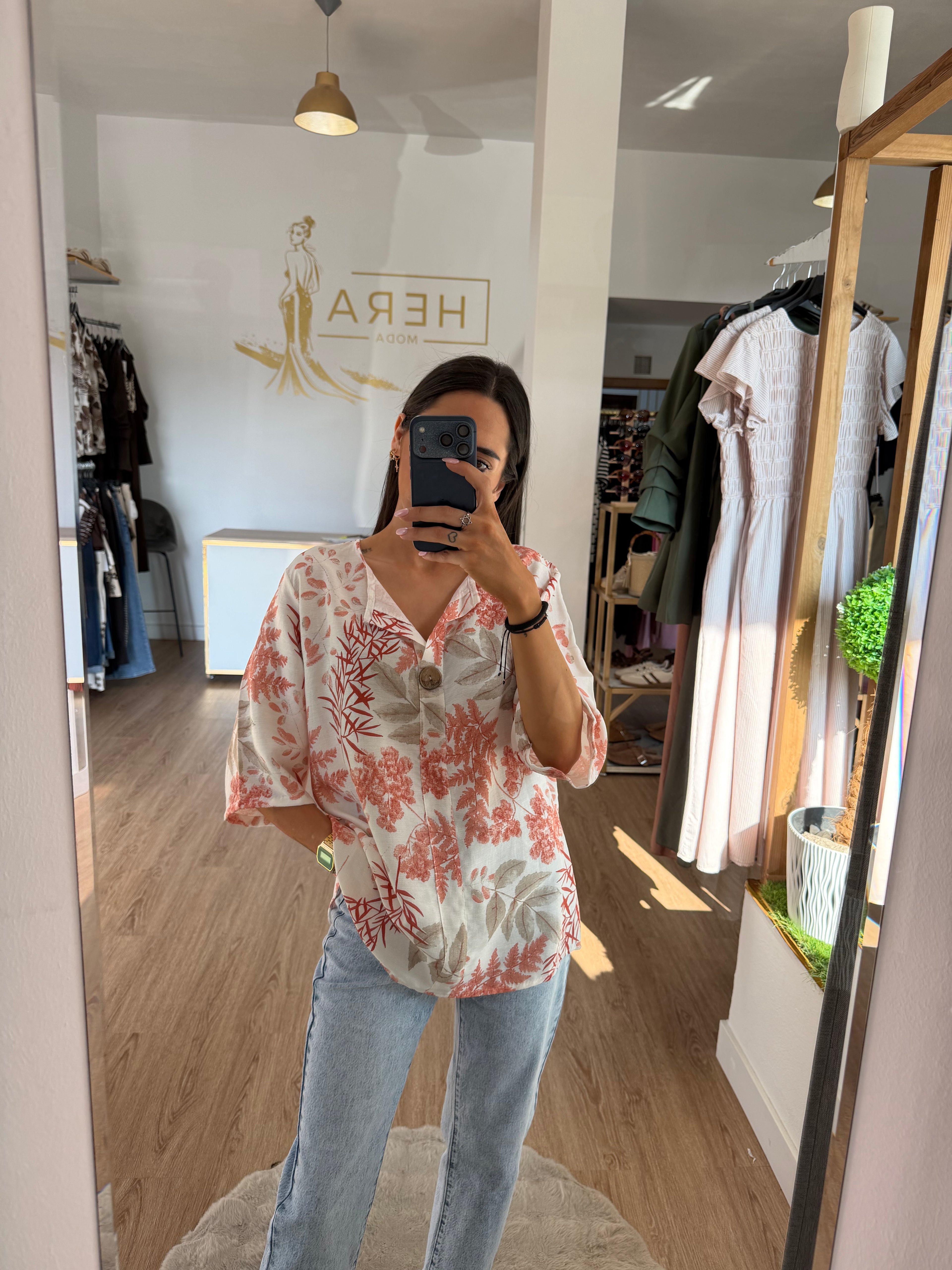 Blusa estampado flores de lino / Camisa fluida con botón