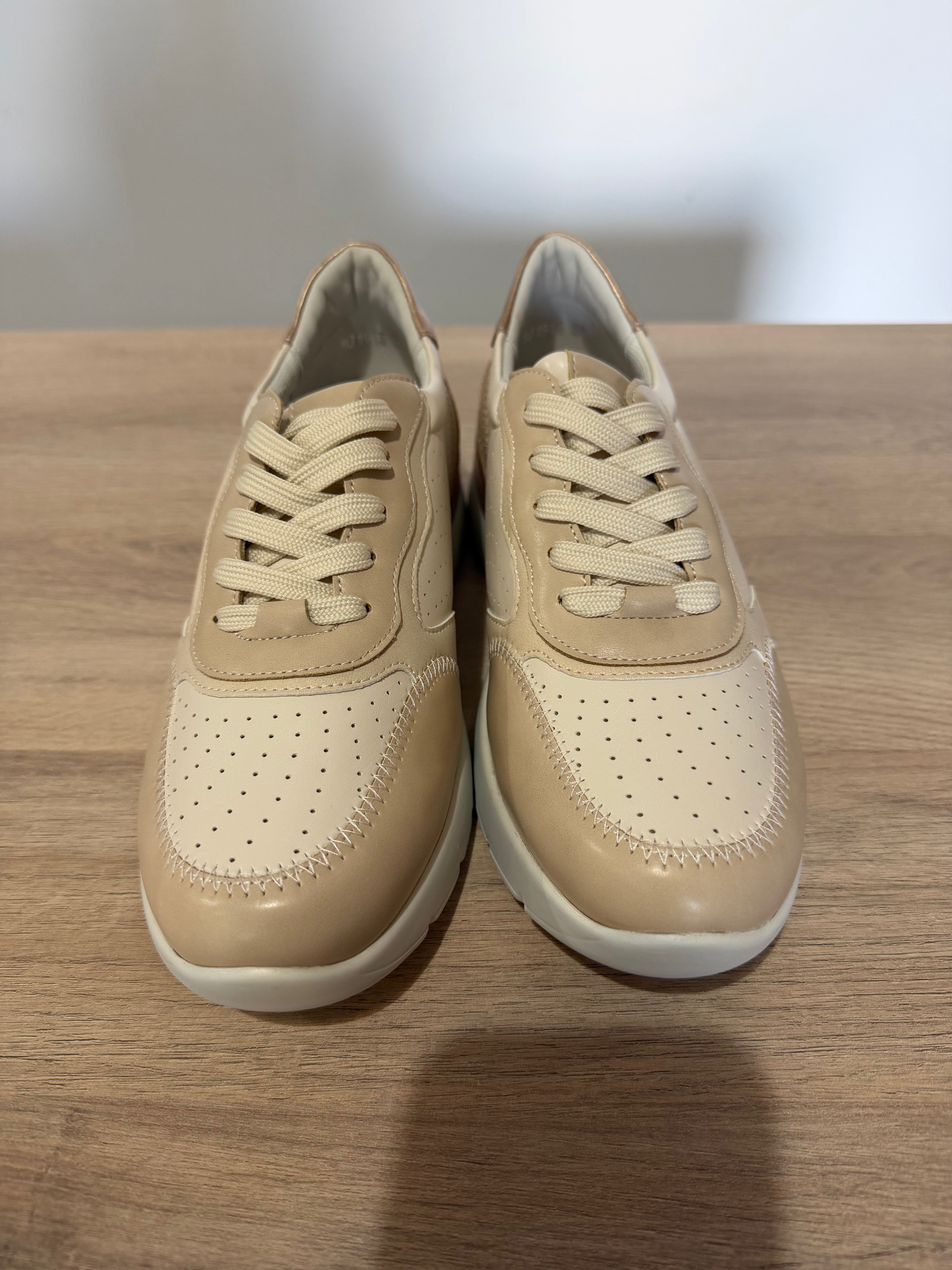 Zapatillas deportivas Clásicas detalles metalizados / Sneakers Plataforma