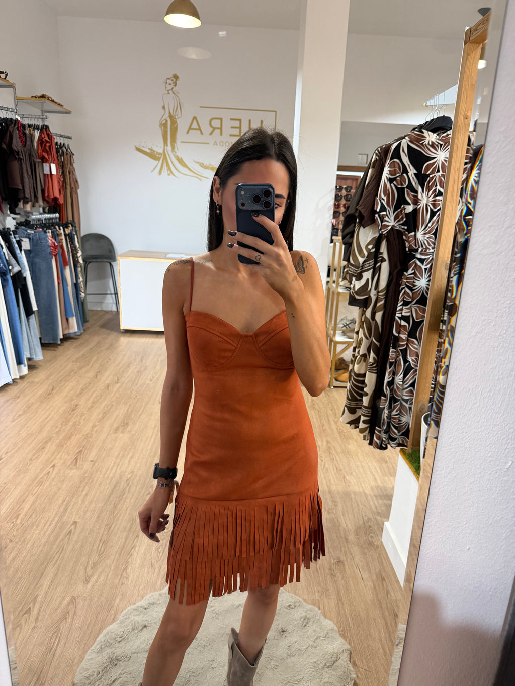 Vestido de ante con flecos en el bajo / Vestido corto Teja y Burdeos