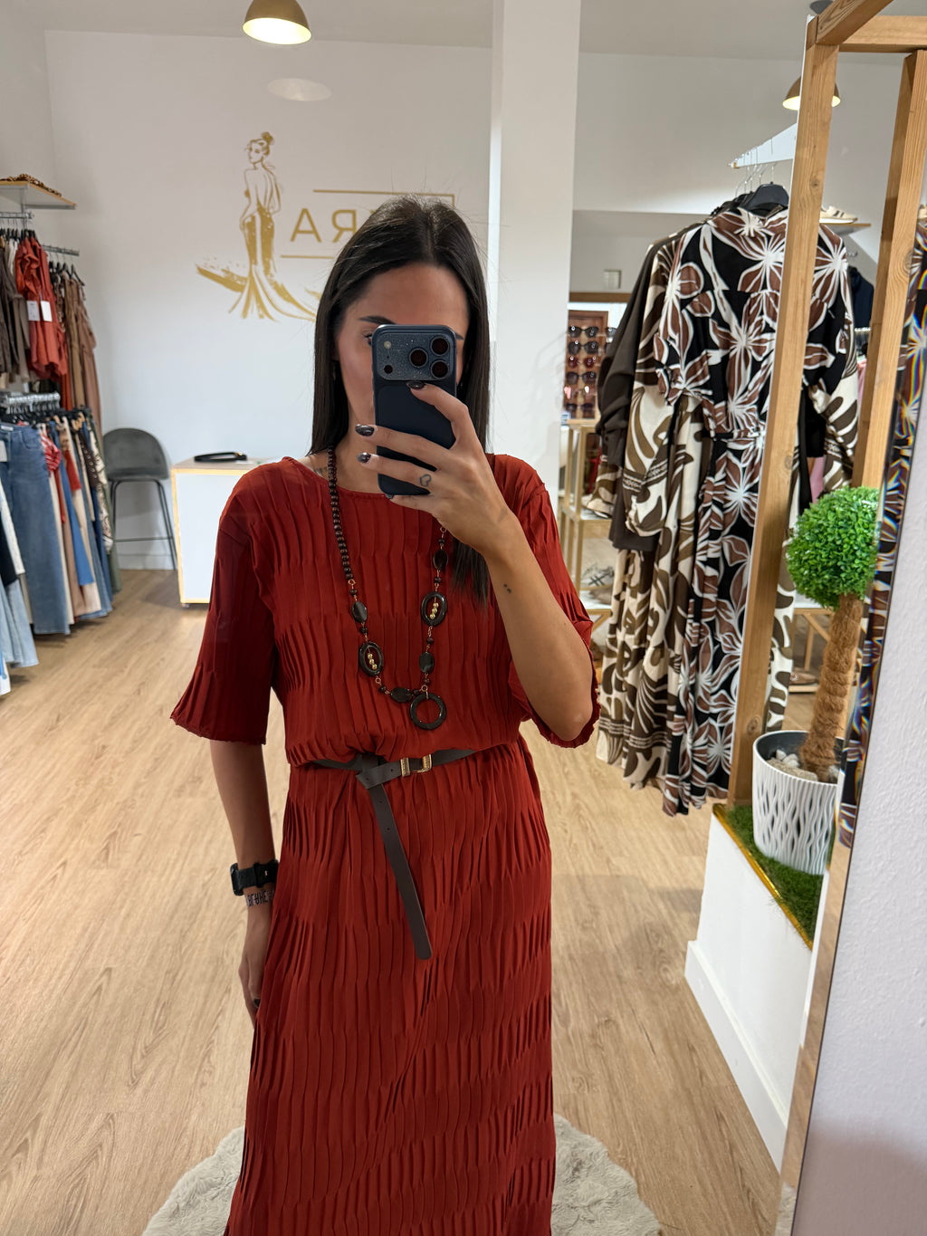 Vestido Midi Plisado con Cinturón / Vestido Fluido Manga Corta