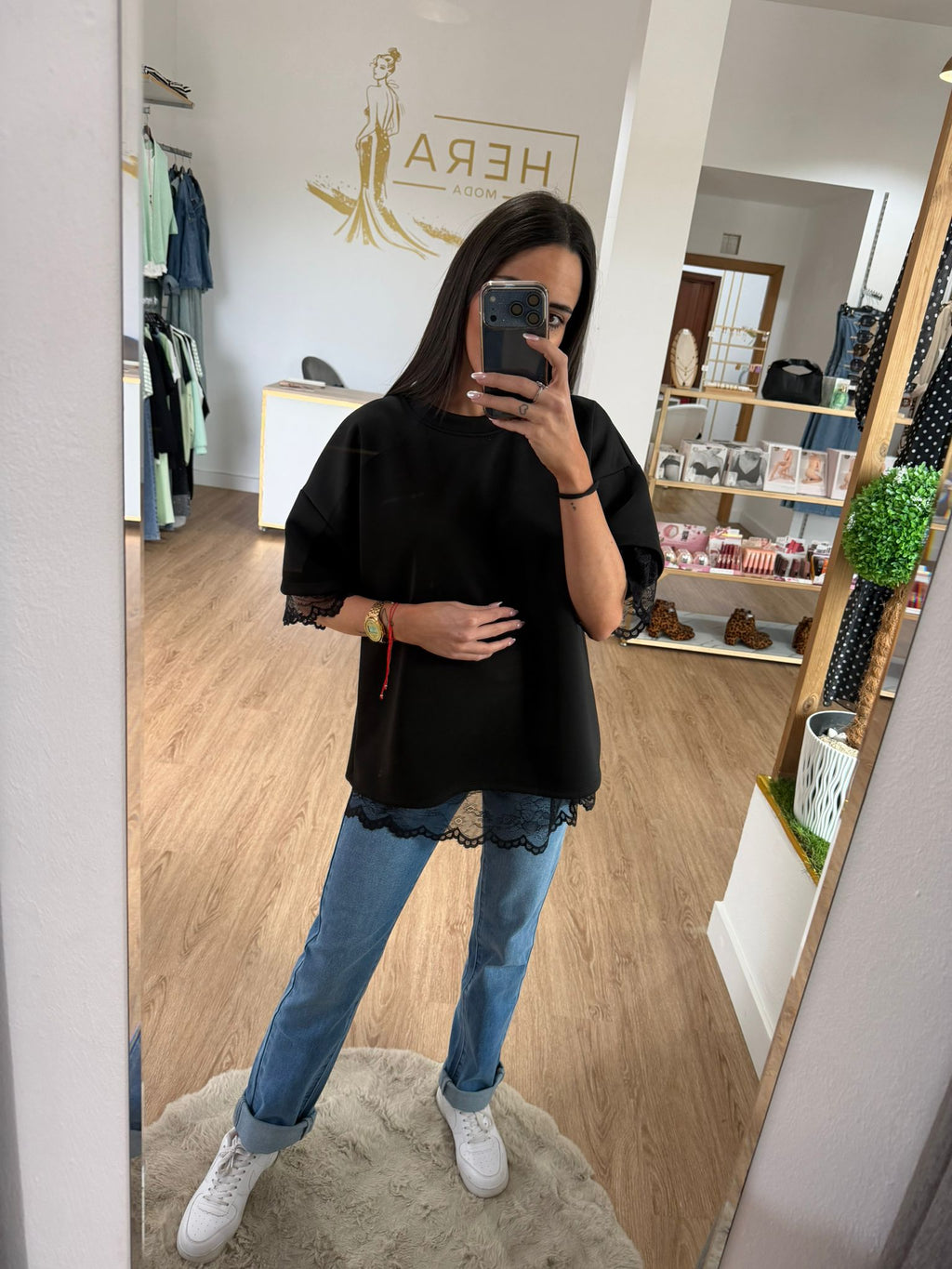 Camiseta Algodón con Detalle de Encaje - Estilo casual chic
