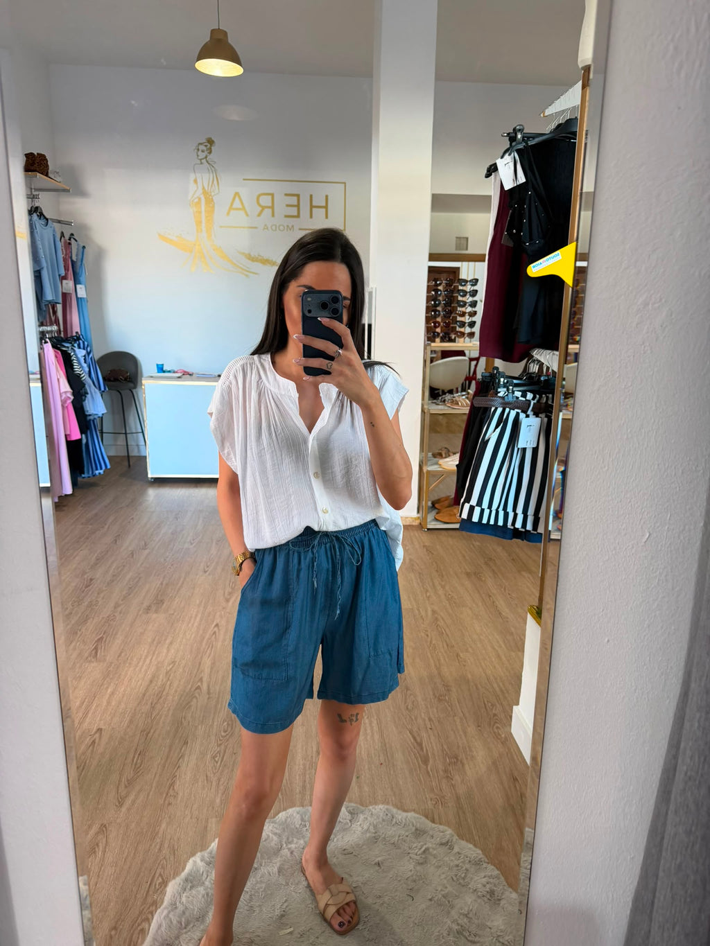 Short Bermuda Fluido Efecto Denim con Cordón / Pantalón corto Tencel con Bolsillos