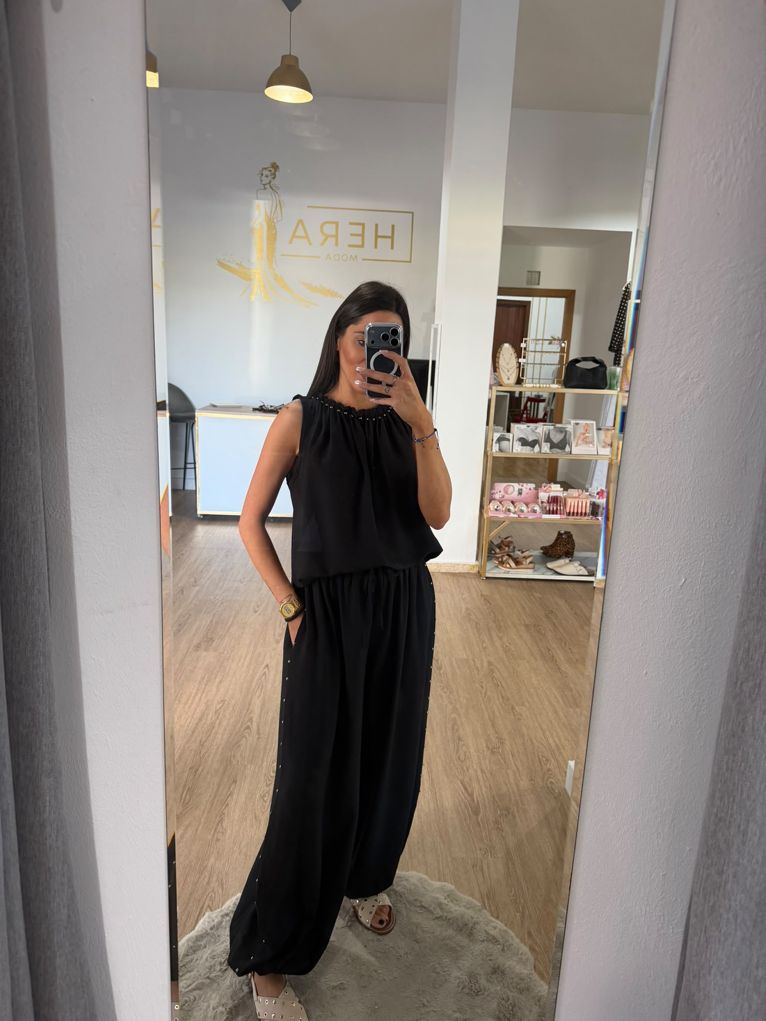Conjunto Fluido Halter con Tachuelas Laterales - Dos Piezas Mujer