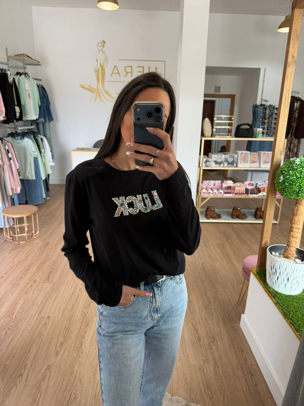 Camiseta de Algodón Manga Larga "Luck" con Brillitos – Estilo Casual Chic