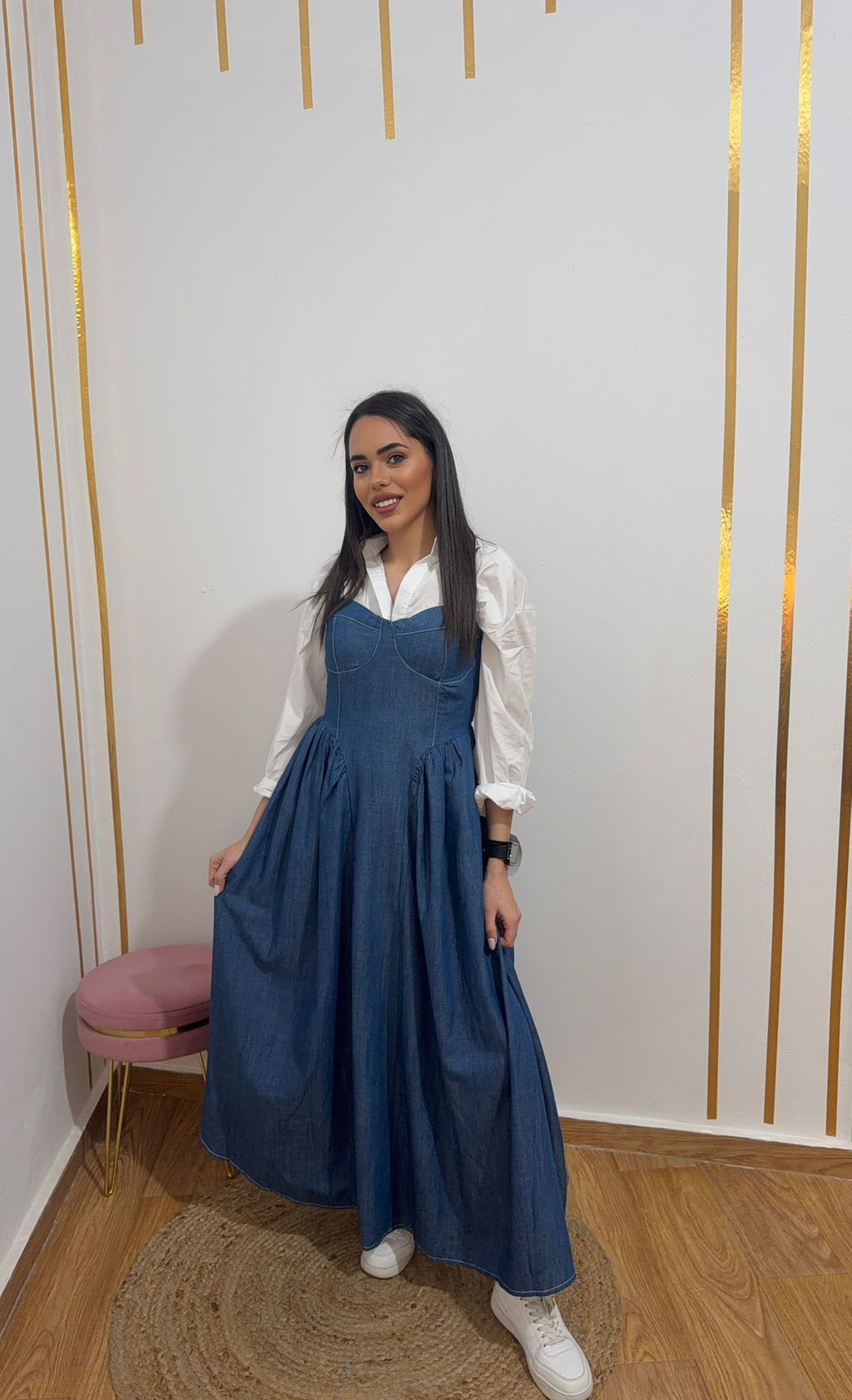 Vestido Vaquero Maxi con Cuerpo Corsetero – Denim Elegante de Corte Acampanado