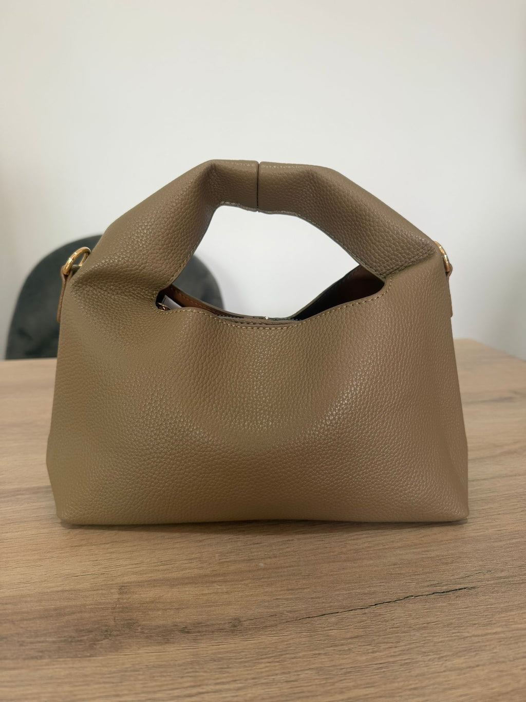 Bolso de Mano Hobo Minimalista | Diseño Asa Rígida