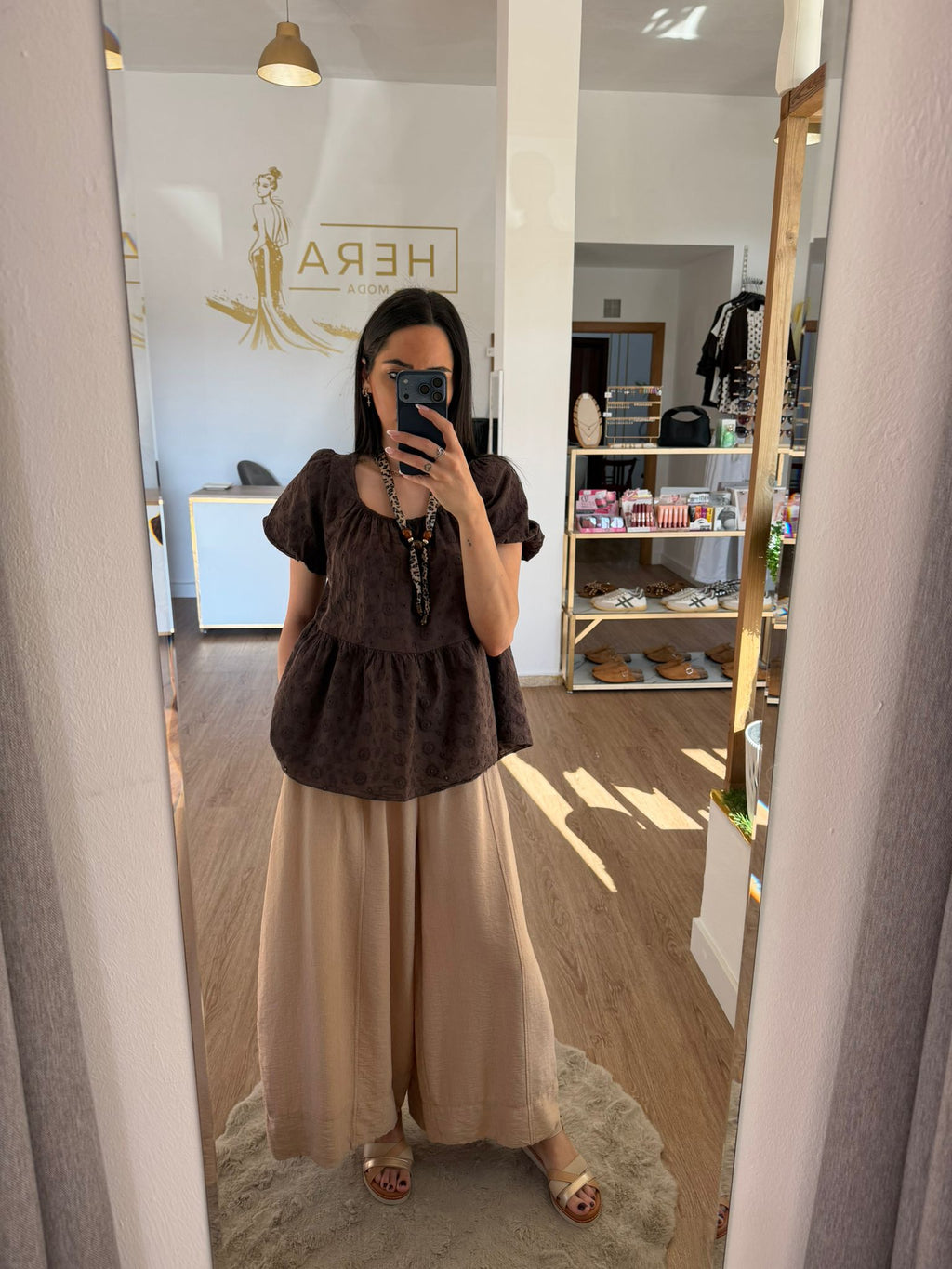 Blusa Fluida con Bordado y Manga Abullonada / Blusa Romántica