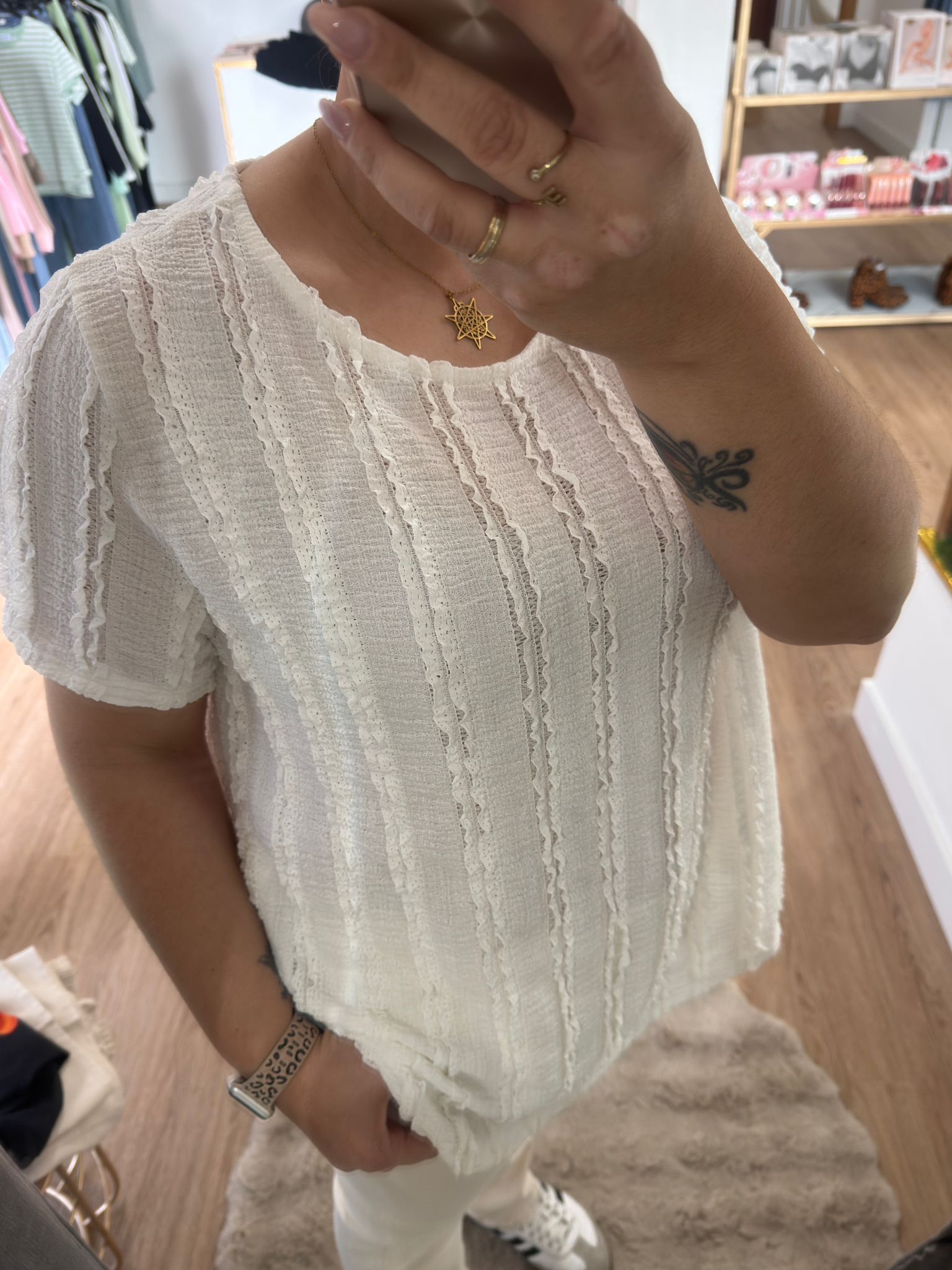 Blusa Blanca de Textura corrugada con Volantes - Estilo boho-chic