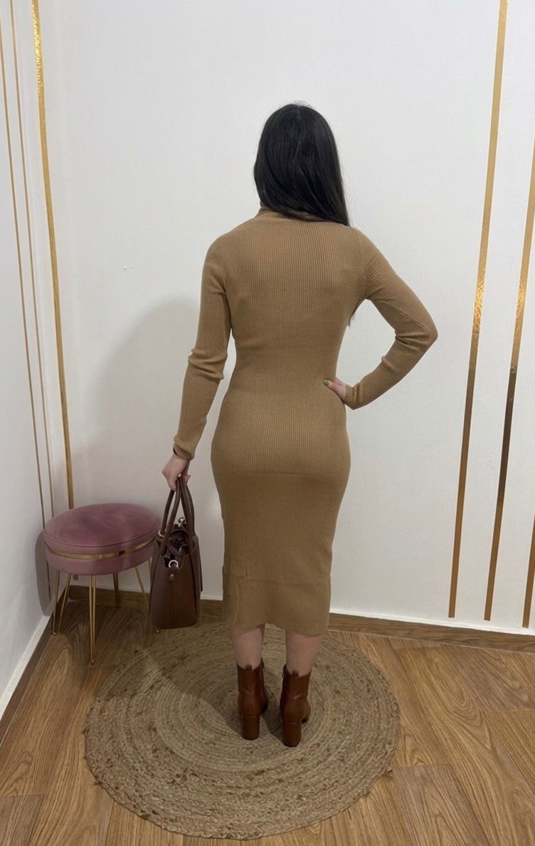 Vestido Midi de Punto de Canalé – Tejido Elástico y Ajuste Confort