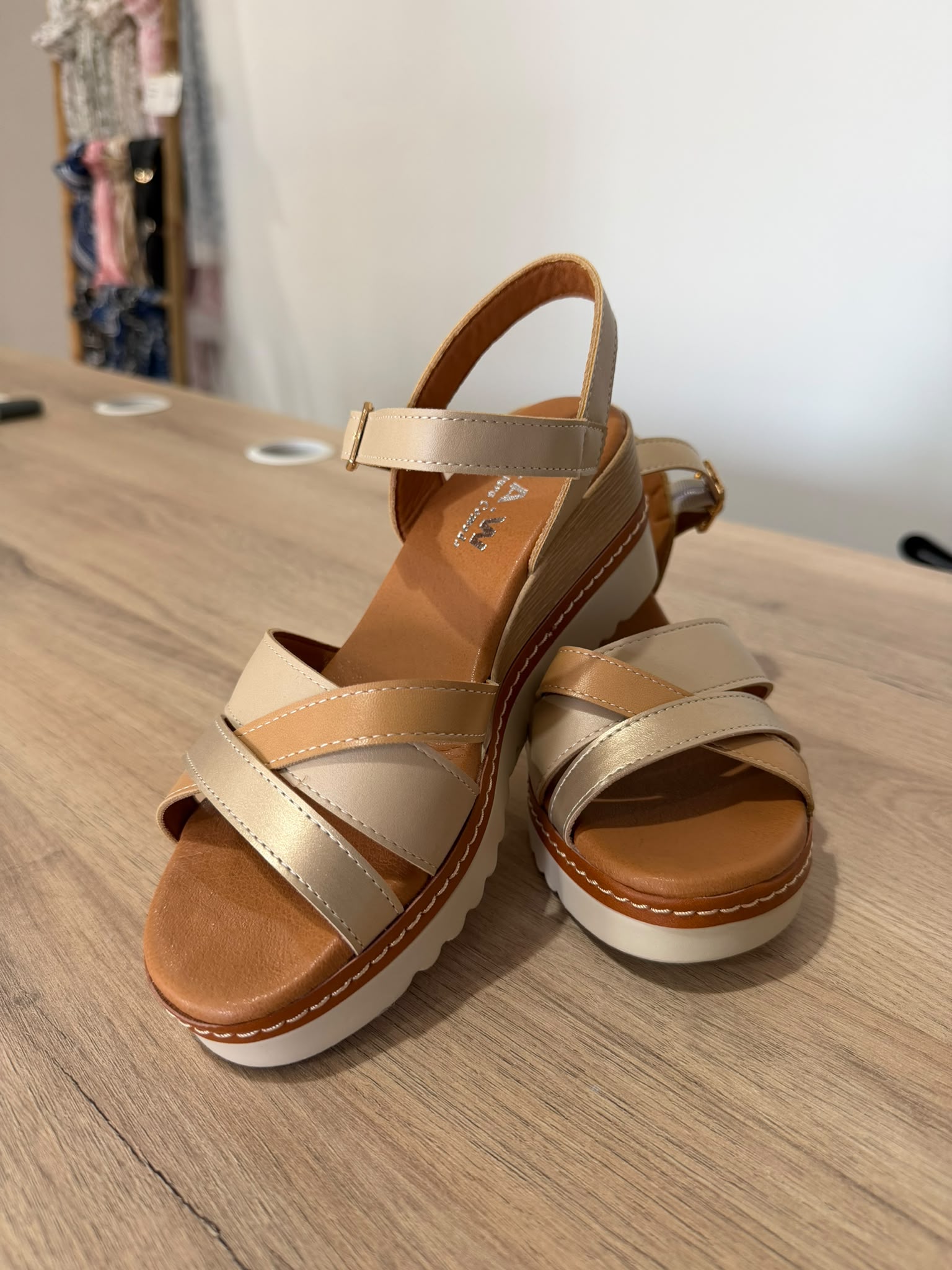 Sandalias de Cuña Media con Tiras Cruzadas - Sandalias Plataforma Cómodas Beige