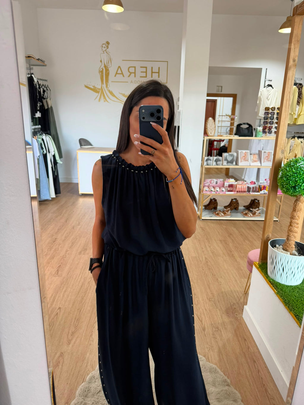 Conjunto Fluido Halter con Tachuelas Laterales - Dos Piezas Mujer