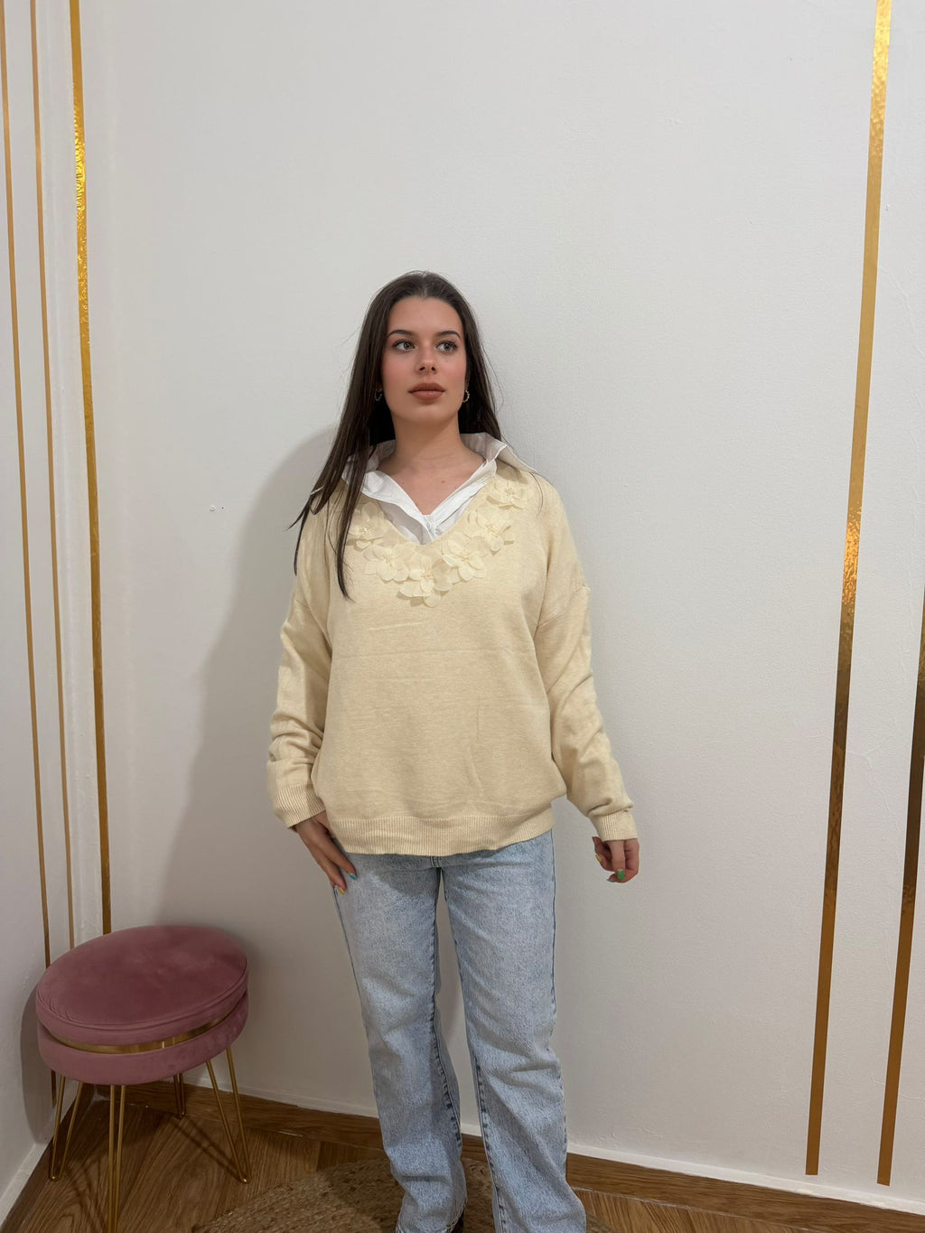 Jersey de Punto Cuello en Pico con Flores  – Estilo Romántico