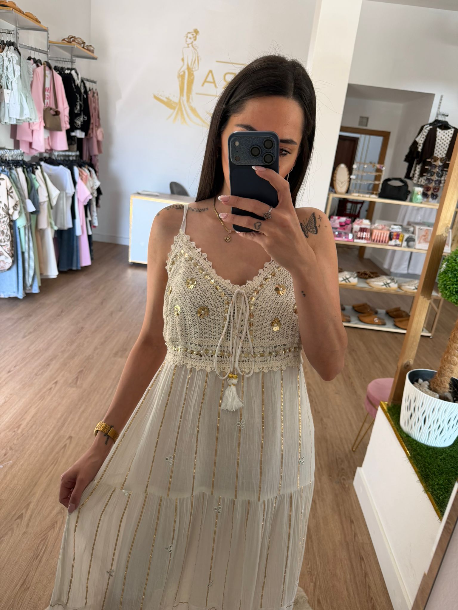 Vestido Largo Boho-Chic de Crochet y Lentejuelas / Vestido Ibicenco con Detalles Dorados