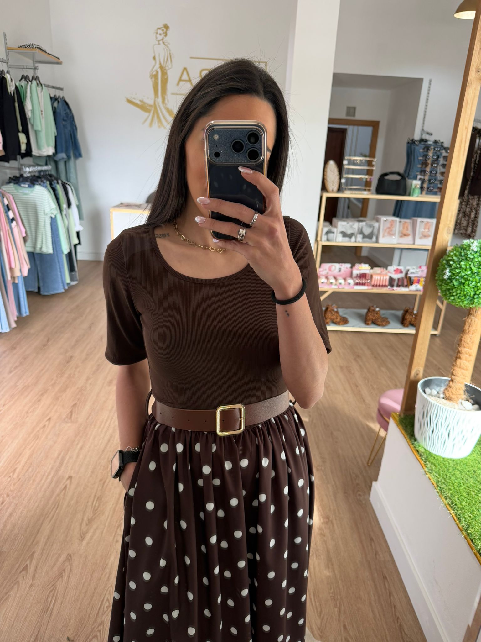 Vestido Midi Marrón con Lunares y Cinturón - Estilo Retro Chic